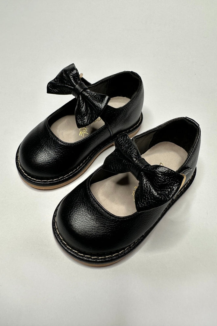 Ananás Petit "Beth" Black Leather Bow Shoes - Millie and John