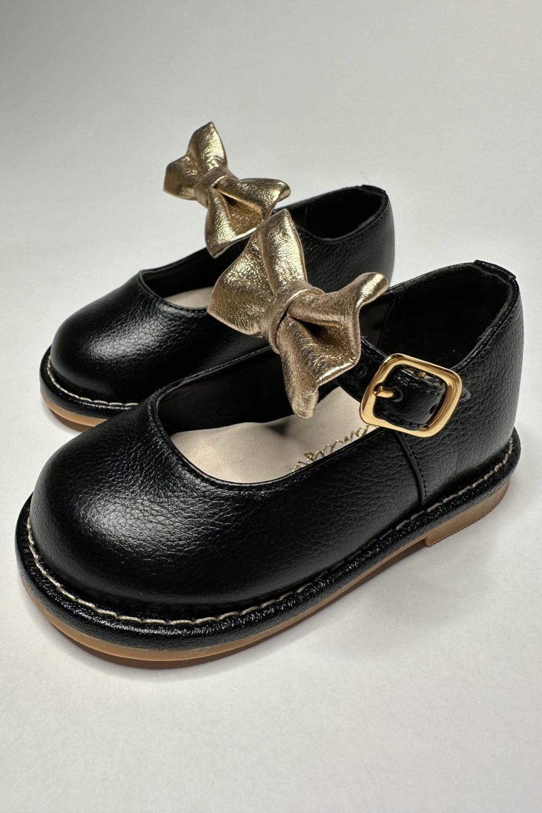 Ananás Petit "Beth" Black Leather Bow Shoes - Millie and John