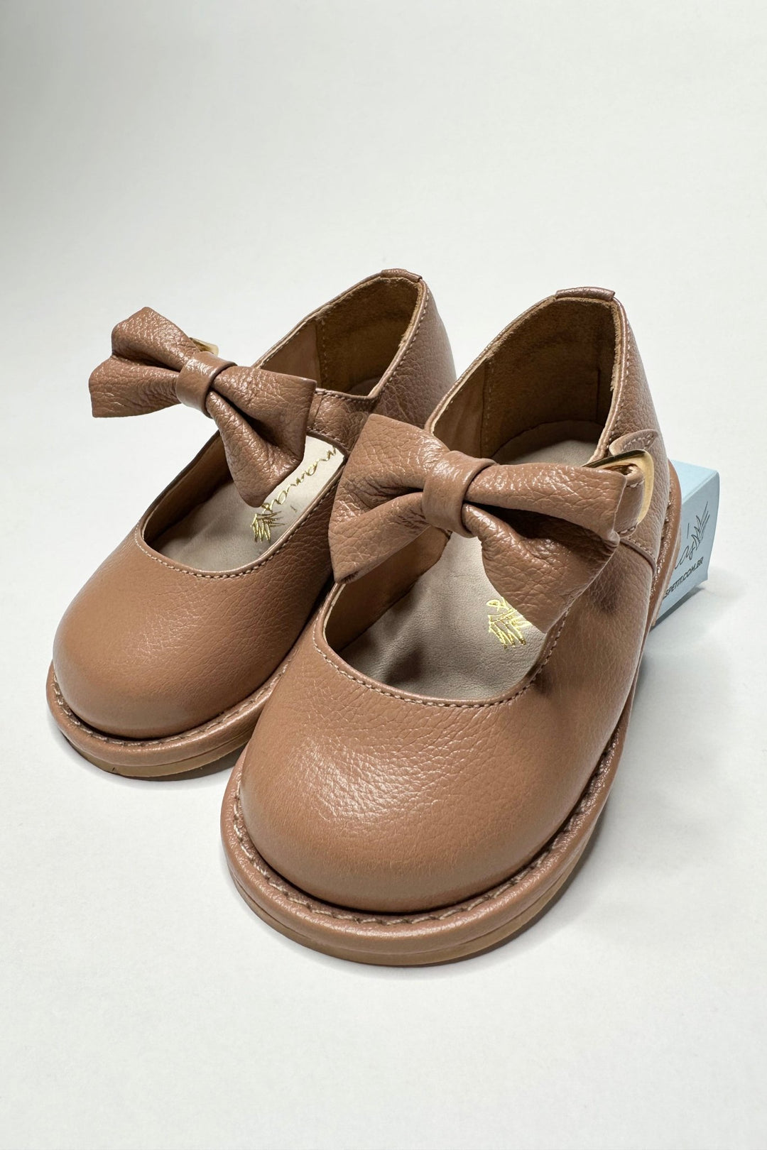 Ananás Petit "Beth" Nude Leather Bow Shoes - Millie and John