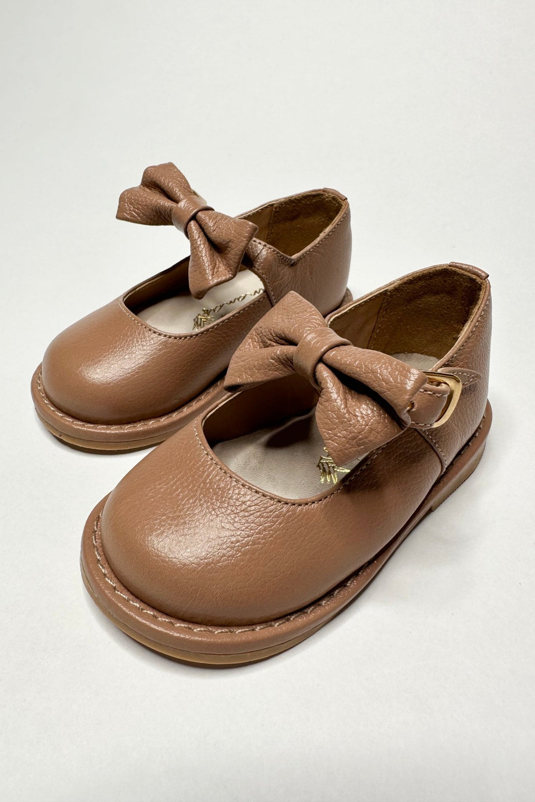 Ananás Petit "Beth" Nude Leather Bow Shoes - Millie and John